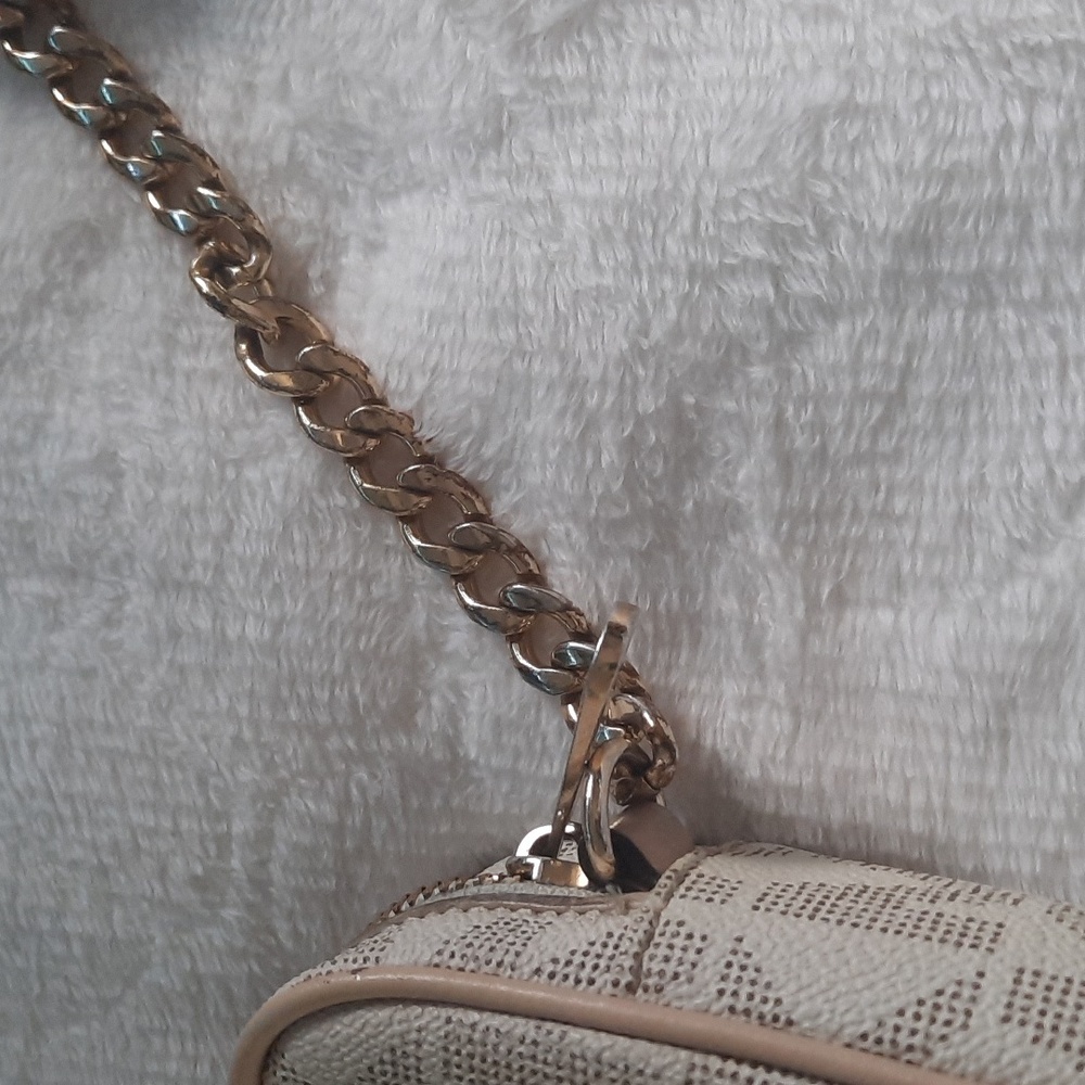 Crossbody - Picture 3 of 6